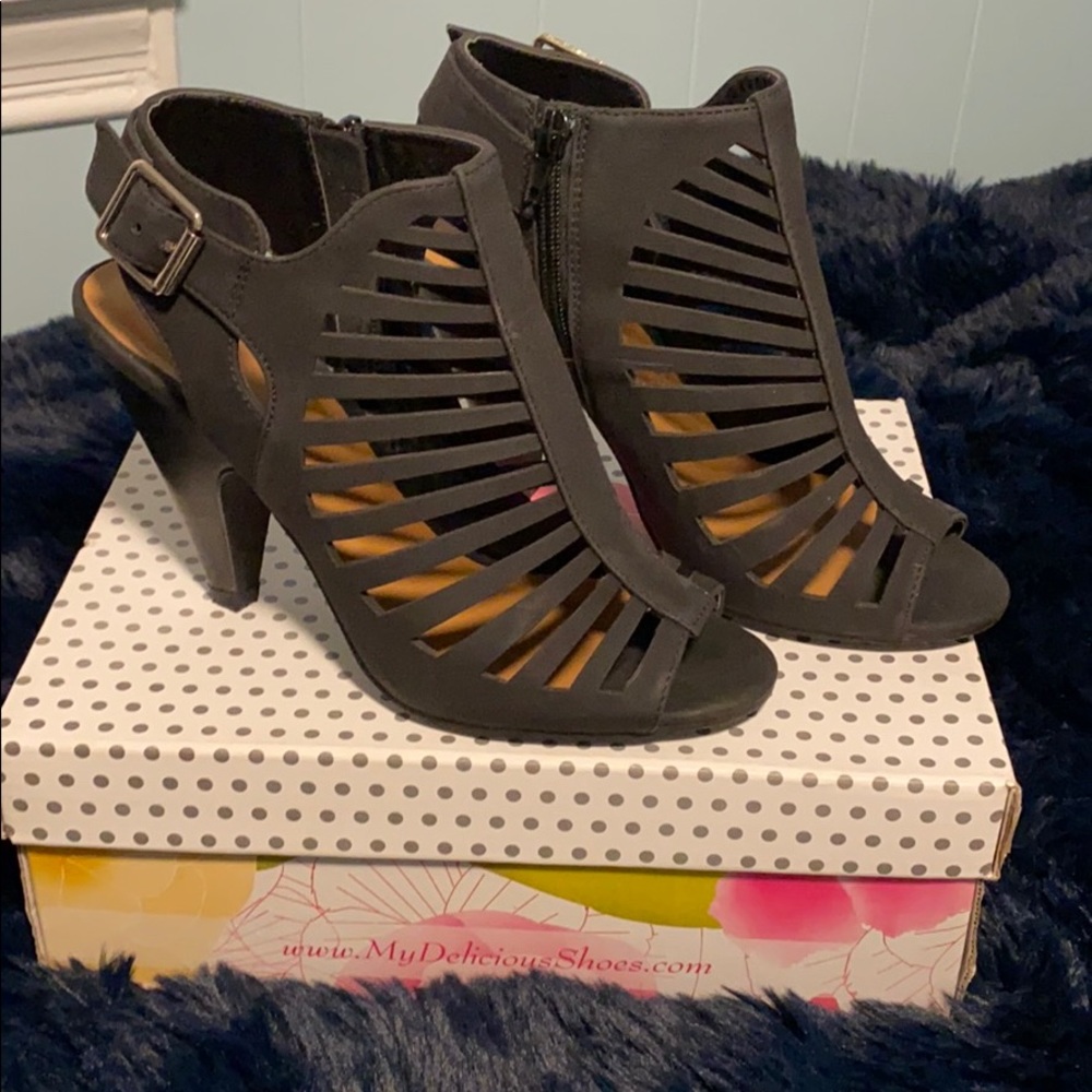 Black Zip Up Heels